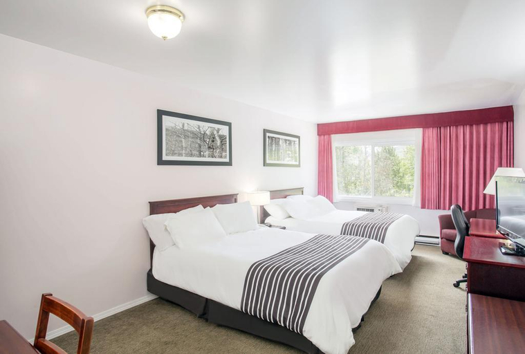 Bedroom 4, Sandman Inn Cache Creek, Thompson-Nicola