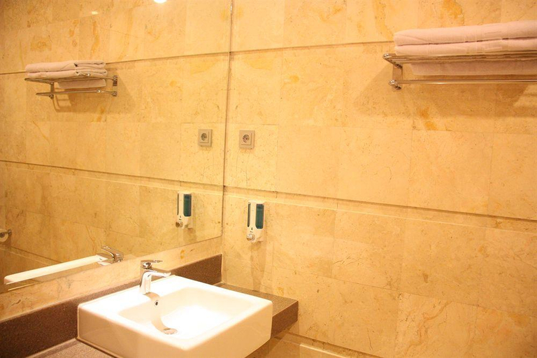 Bathroom 4, M Boutique Makassar, Makassar