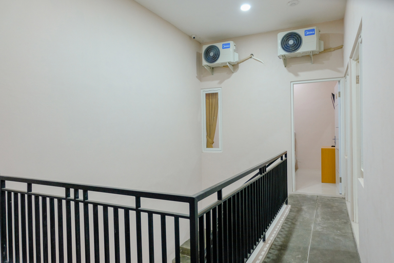 Public Area 2, OYO 1595 Javas Guest House, Malang