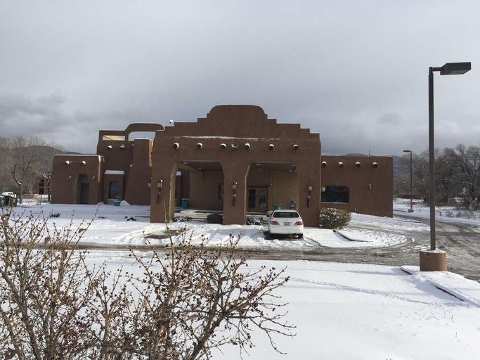 Exterior & Views, Whitten Inn, Taos