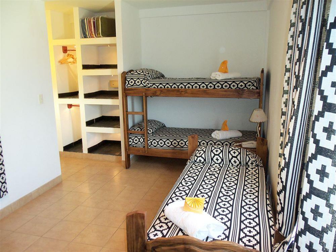 Bedroom 3, La Casa de Mia Mama Hostal, Capital