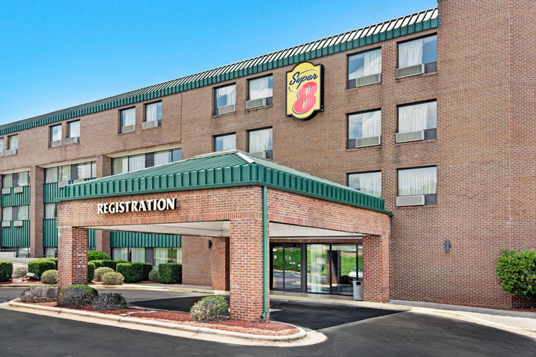 Super 8 by Wyndham Raleigh North East, Wake