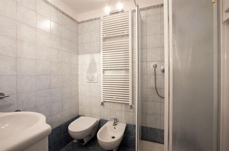 Bathroom, Villa Berghinz, Venezia