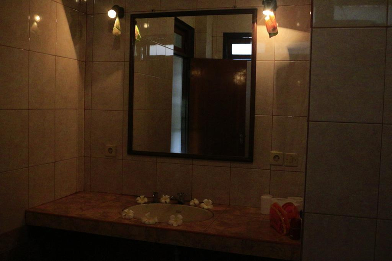 Bathroom 5, Uma Kutuh Bungalows, Gianyar
