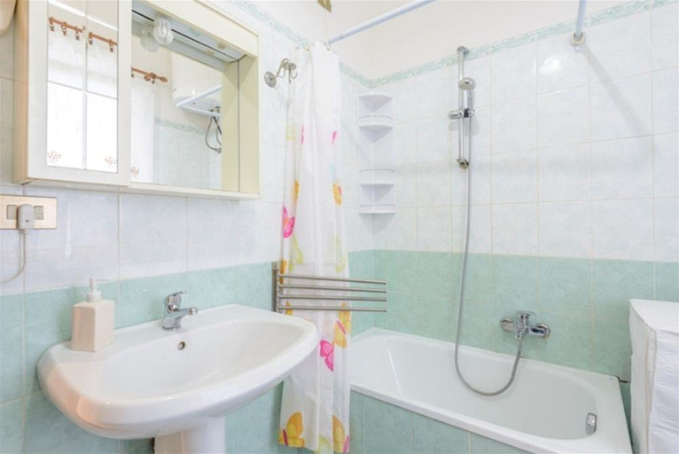 Bathroom 2, Rifugio San Francesco, Rome