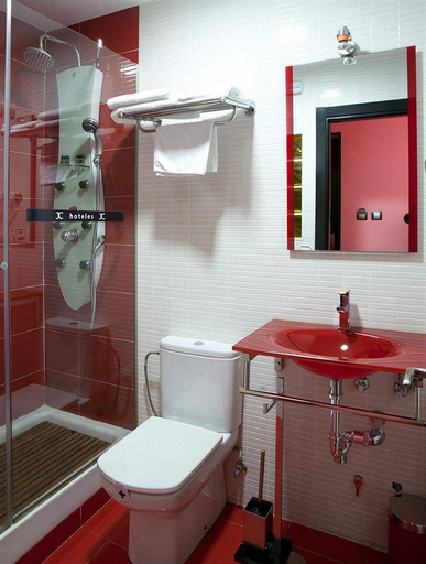 Bathroom 4, JC Rooms Santa Ana, Madrid