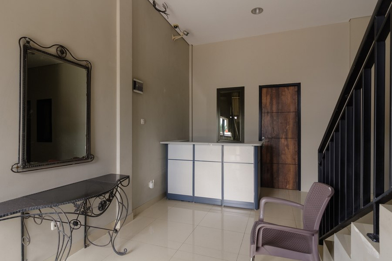 Exterior & Views 2, RedDoorz near Puri Indah Mall, Jakarta Barat