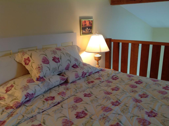 Bedroom 3, Bayview Pines Country Inn, Lunenburg