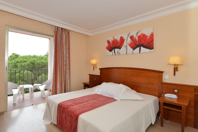 Bedroom 3, Hôtel du Parc, Var