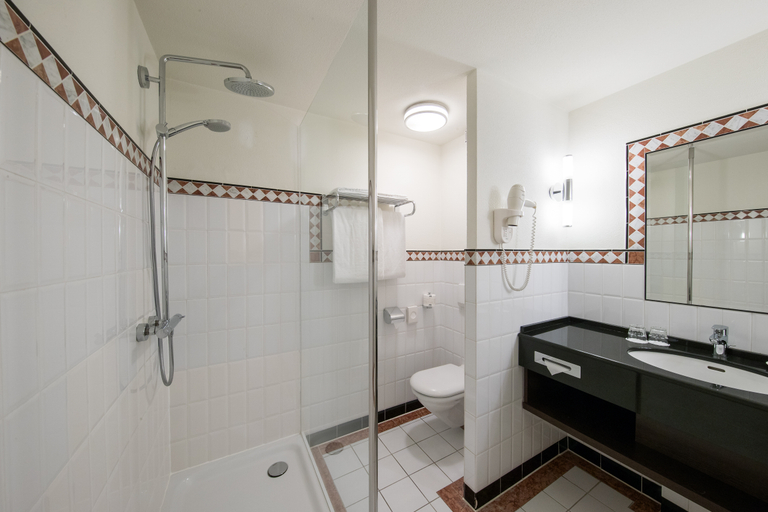 Bathroom 5, Bilderberg Chateau Holtmuhle, Venlo