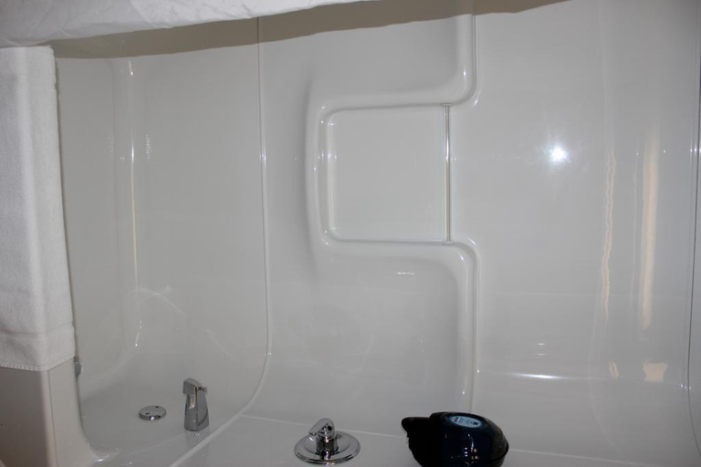 Bathroom 4, Hotel Baie-Saint-Paul, Charlevoix