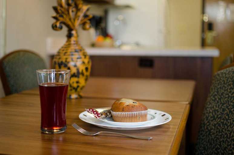 Food & Drinks 5, Extended Stay Airport, Brown