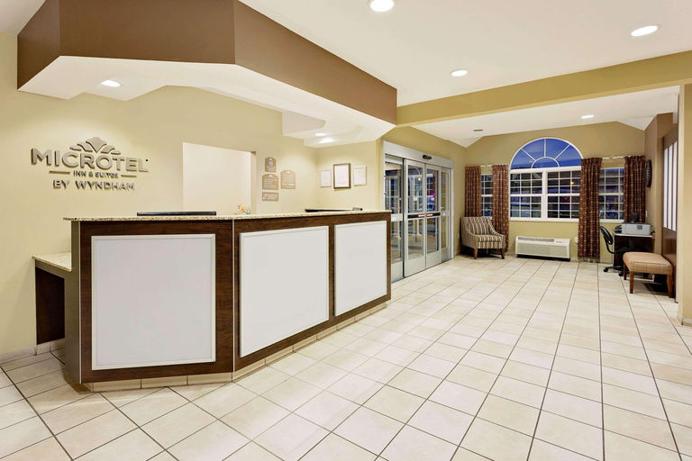 Public Area 3, Microtel Inn & Suites by Wyndham Prairie du Chien, Crawford