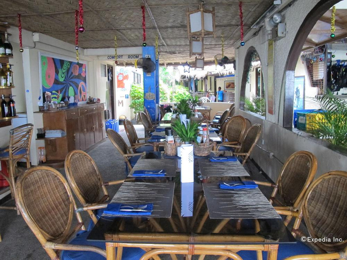 Public Area 3, Angelyn's Dive Resort, Puerto Galera