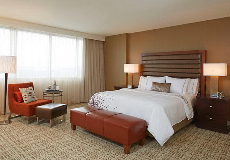 Bedroom 3, Renaissance St. Louis Airport Hotel, Saint Louis