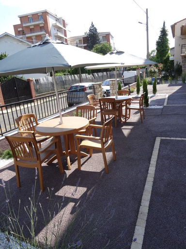 Exterior & Views 2, Hotel PRADO avec Parking - Proche Zenith, Haute-Garonne