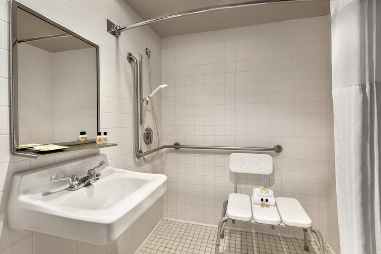 Bathroom 2, Wyndham Tulsa, Tulsa