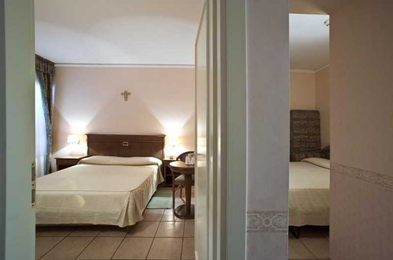 Bathroom 3, Santa Lucia, Vibo Valentia