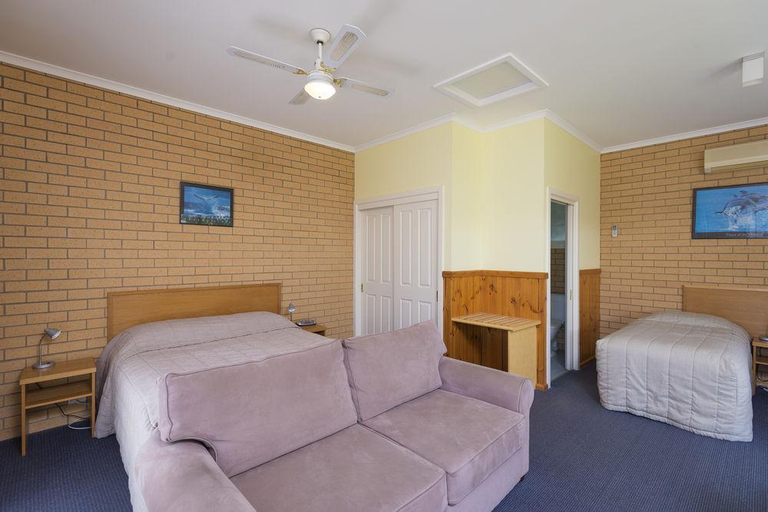 Bedroom 4, Port Campbell Parkview Motel & Apartments, Corangamite - South