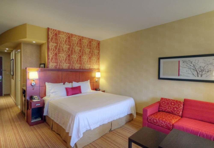Bedroom 2, Courtyard by Marriott Medford Airport, Jackson