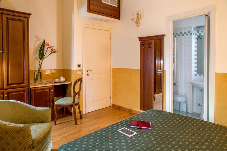 Bedroom 3, Centrale, Rome