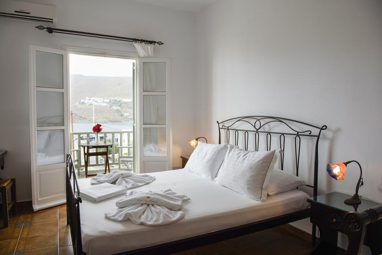 Bedroom 4, Yperia Hotel, South Aegean