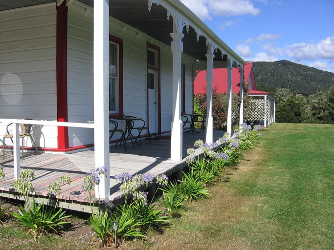 Others 5, Murrell's Grand View House, Southland