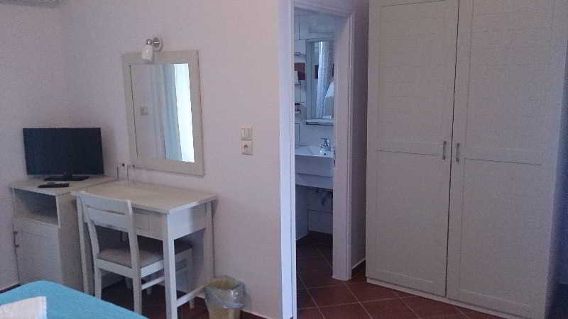 Bedroom 4, Skiros Palace Hotel, Central Greece