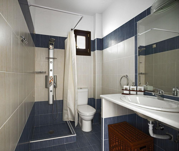 Bathroom 5, Hotel Anemomilos, South Aegean