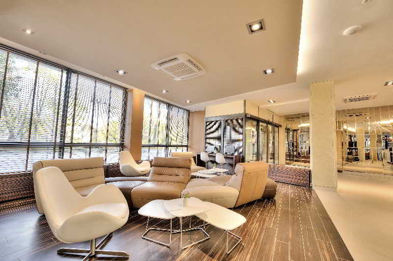 Public Area 3, DeSilva Premium Opole, Ople