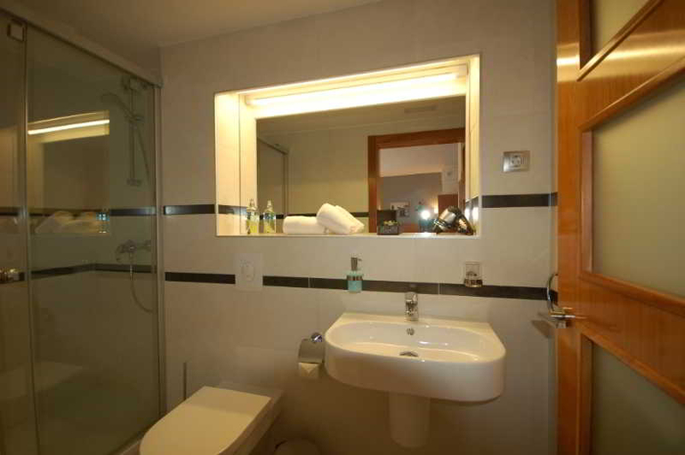 Bathroom 4, Sweet Apartments, Barcelona