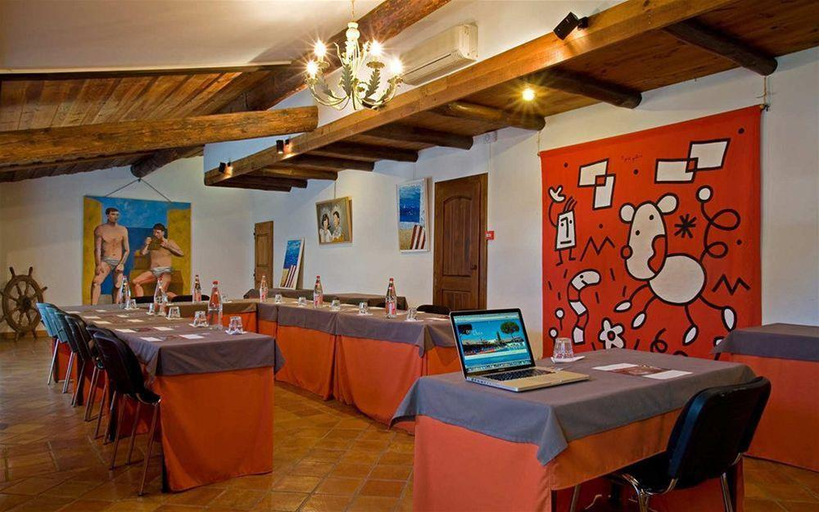 Public Area 3, L'Oustau Camarguen, Gard
