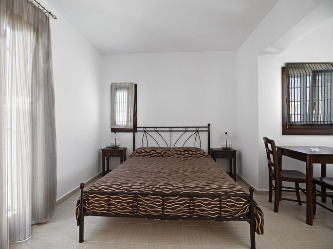 Bedroom 4, Hotel Anemomilos, South Aegean