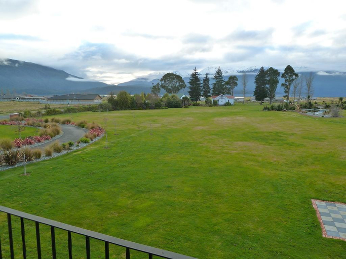 Exterior & Views 2, Te Anau Lodge, Southland