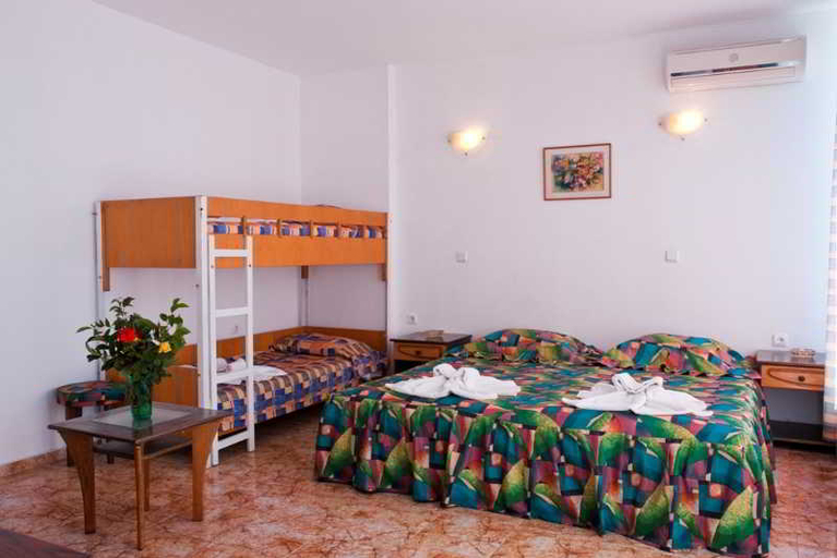 Bedroom 4, Sunny Varshava Hotel, Varna