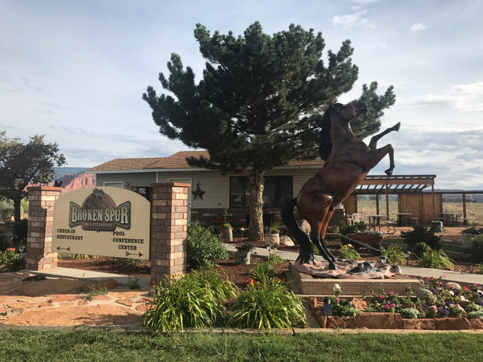Public Area 3, Broken Spur Inn & Steakhouse, Wayne