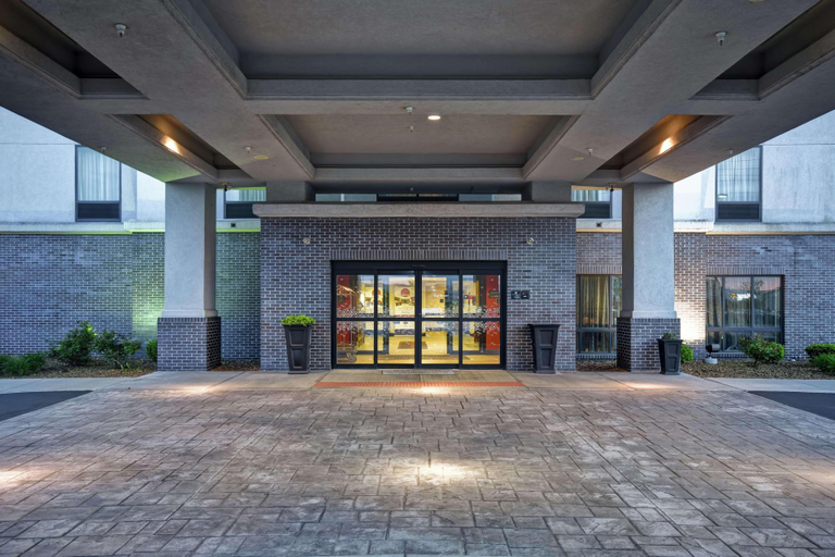 Public Area 3, Hampton Inn Middletown, Warren