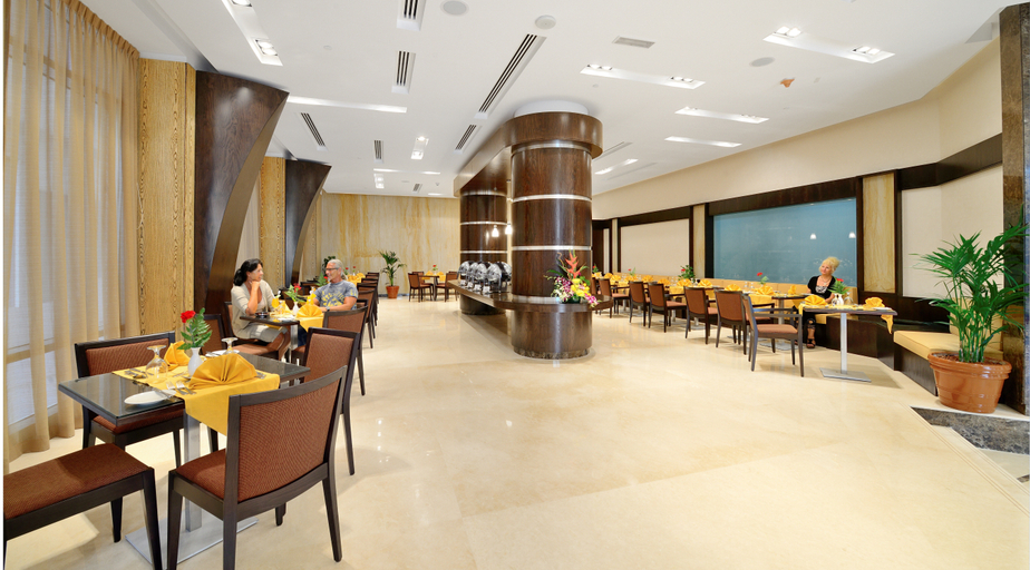 Food & Drinks 5, Al Majaz Premiere Deluxe Hotel Apartments, Sharjah City