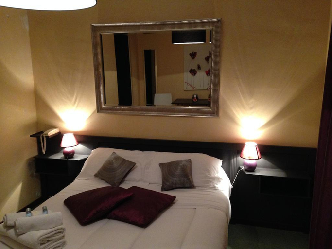 Bedroom 2, L Eau Des Collines, Bouches-du-Rhône