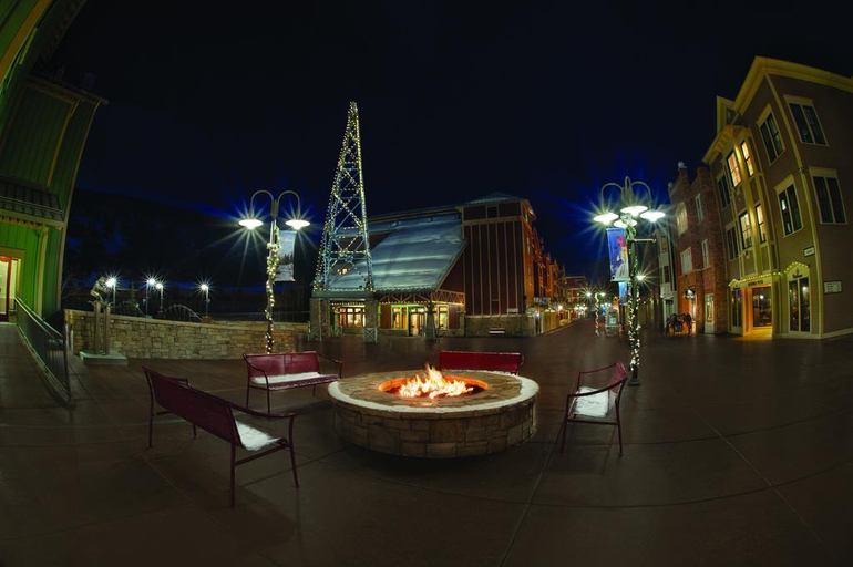 Food & Drinks 5, Marriott's Summit Watch, Summit