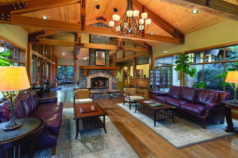 Public Area 2, Seventh Mountain Resort, Deschutes