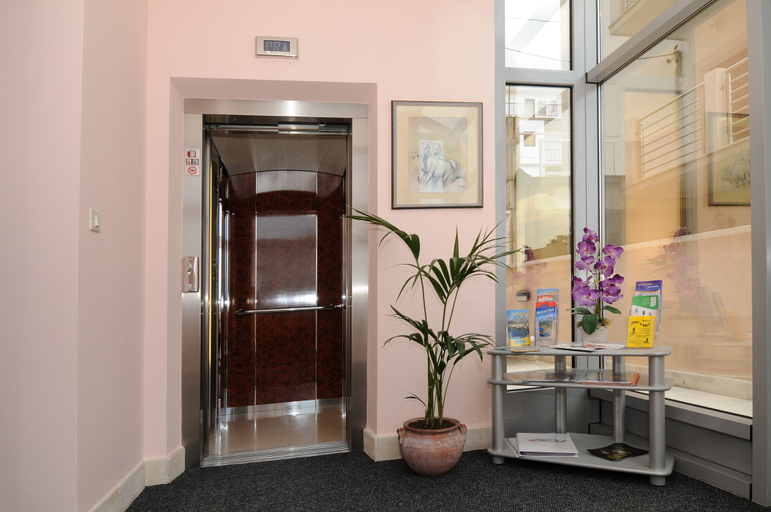 Public Area 3, Hotel Rosina, Makarska