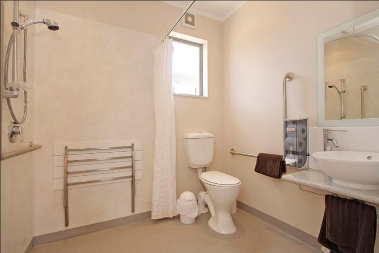 Bathroom, Big Five Motel, Palmerston North