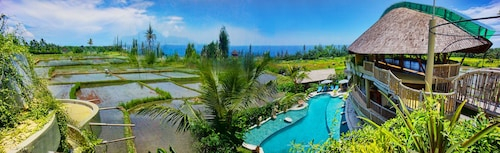 Floating Leaf Eco-Luxury Retreat, Gianyar