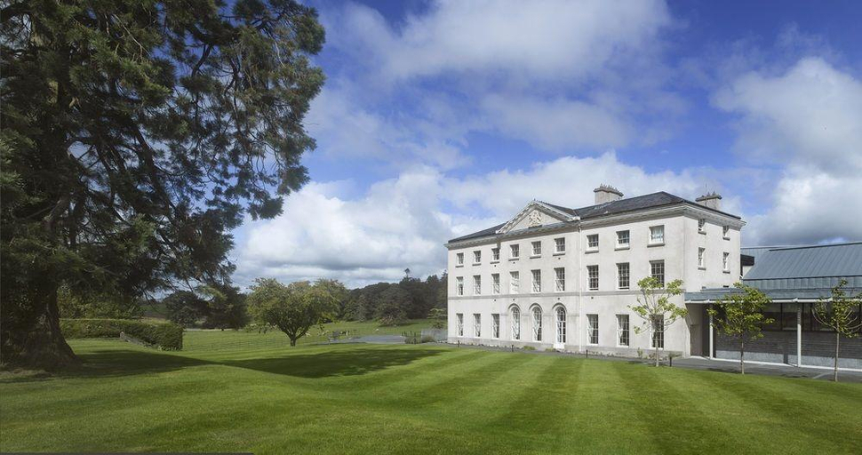 Exterior & Views 2, Farnham Estate Hotel