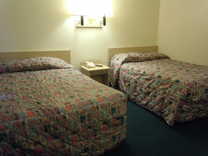 Bedroom 3, Knights Inn Grand Rapids, Kent