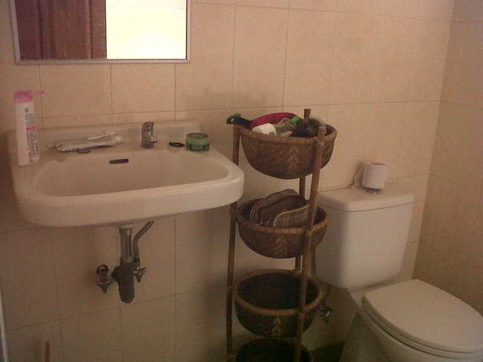 Bathroom 4, Candy Bed & Breakfast, Klungkung