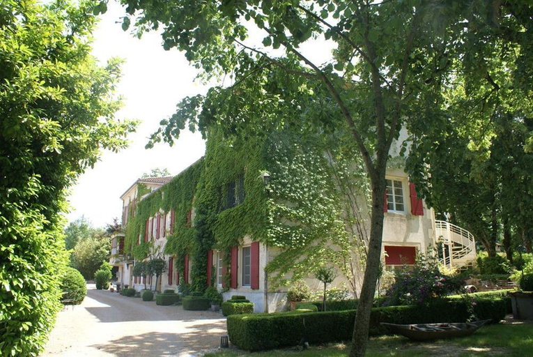 Exterior & Views 2, Domaine de Rasigous, Tarn