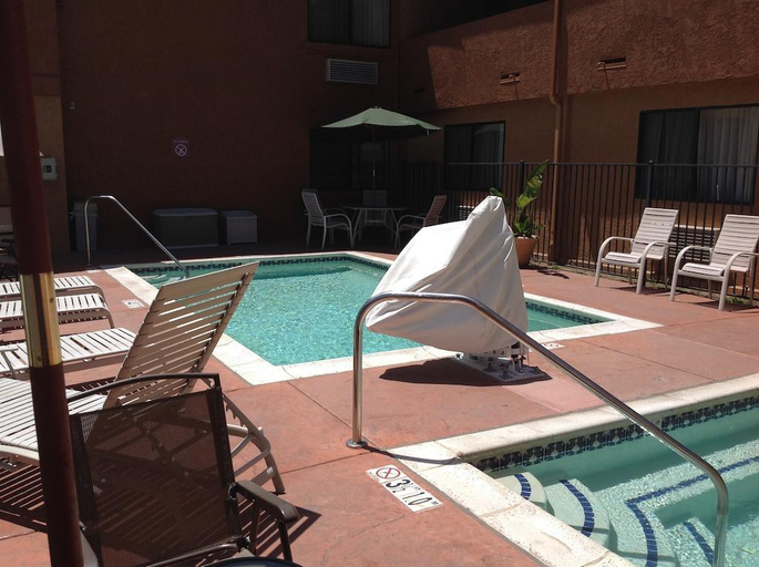 Exterior & Views 2, Quality Inn & Suites Oceanside Near Camp Pendleton, San Diego