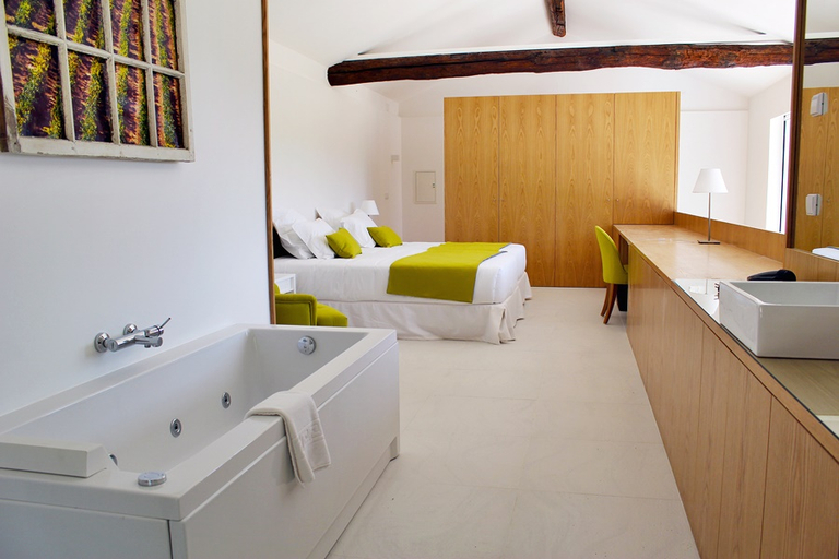 Bathroom 5, Lousada Country Hotel, Lousada